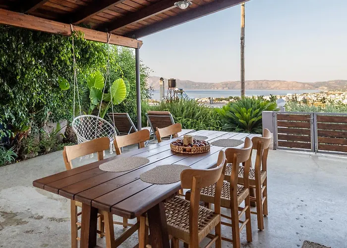 M & E Kissamos Sea View House