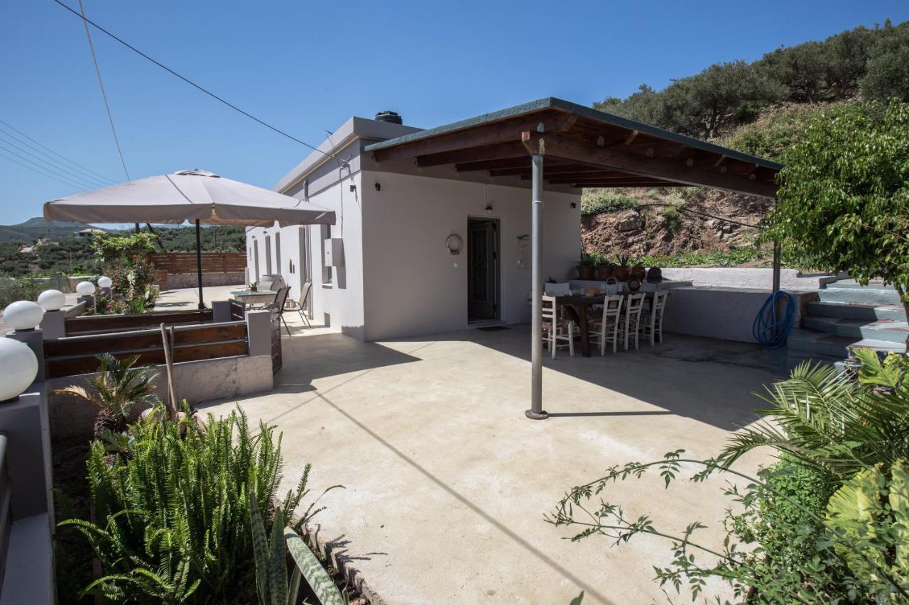 M & E Sea View House Holiday home *
